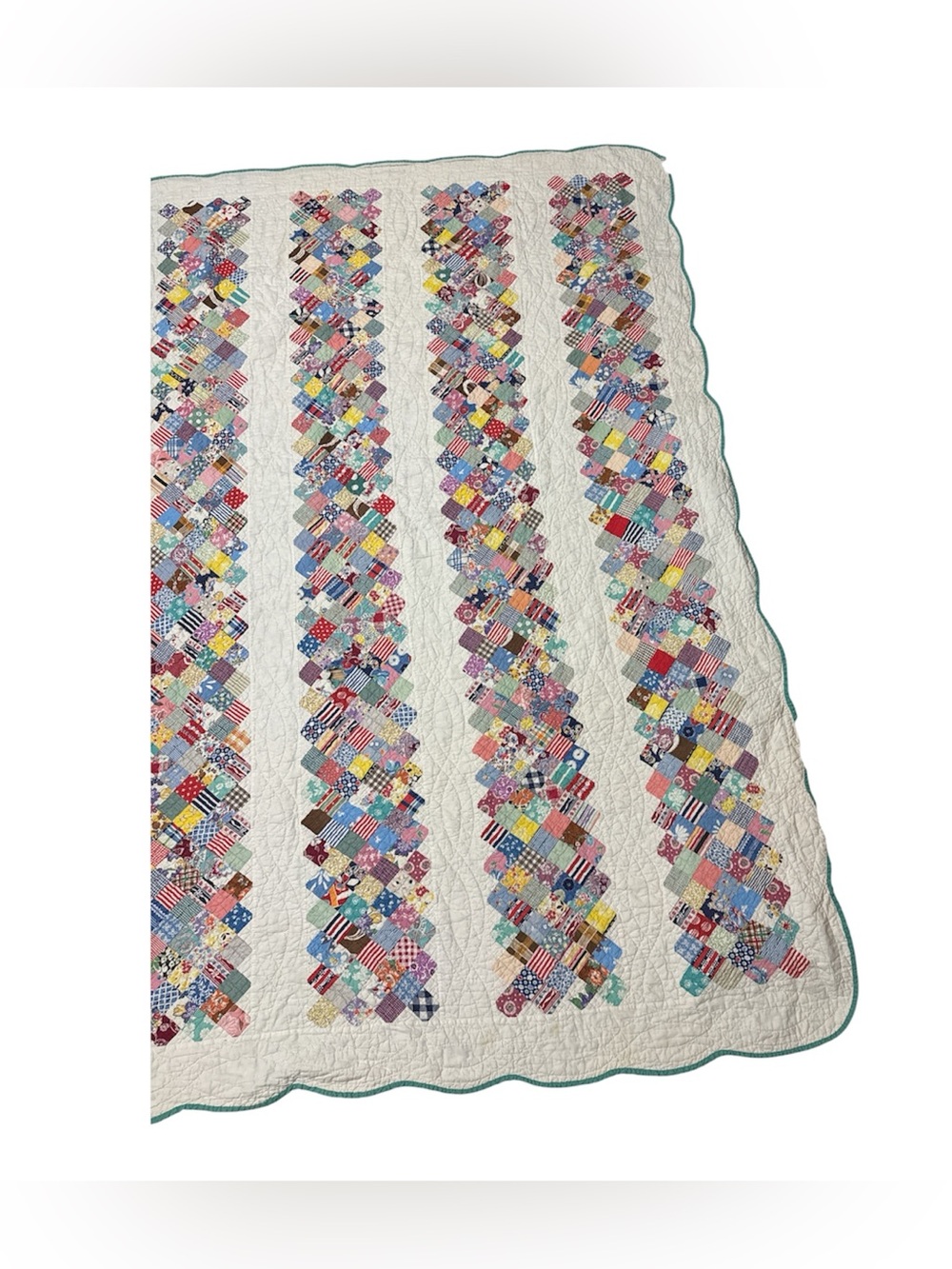 Handmade Vintage Patchwork Quilt - Scrappy Chain Multicolor Pattern - Picture 3 of 12